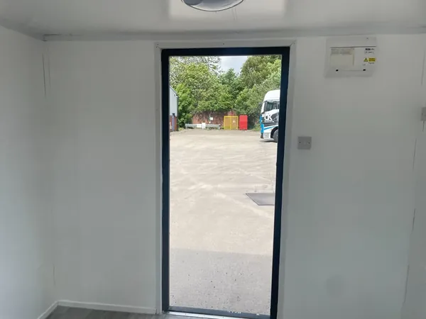 10×8 ft Small Office Container, High Security for sale – Available (photo 3)