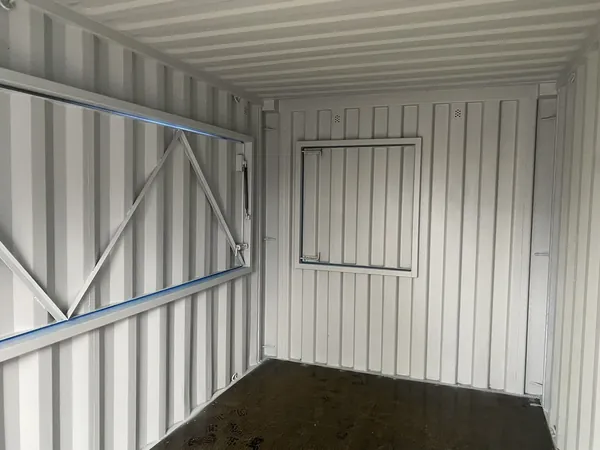 15ft Shipping ContainerBar/Kiosk/Stall/Pod for sale – Available (photo 5)