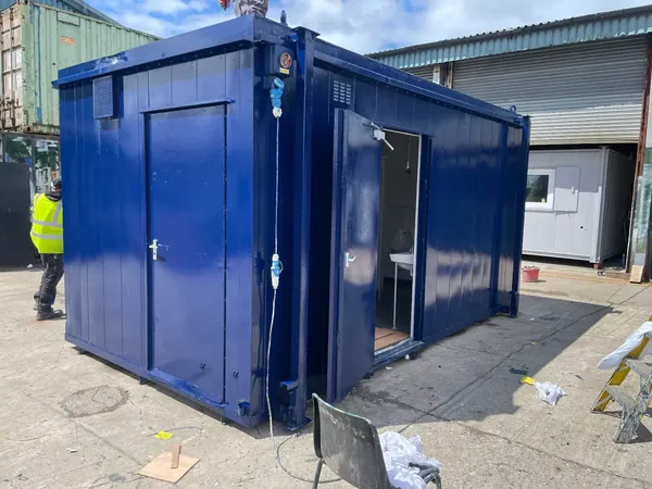 16ft x 9ft 3 + 1 toilet block for sale – Available (photo 5)