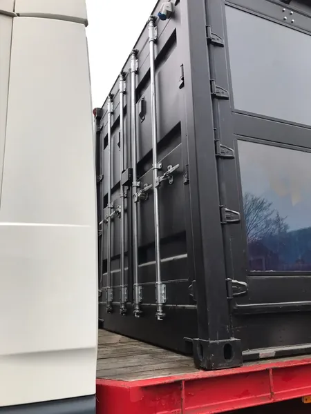 20ft Container With Glass Windows for sale – Used (Cargo Worthy) (photo 4)