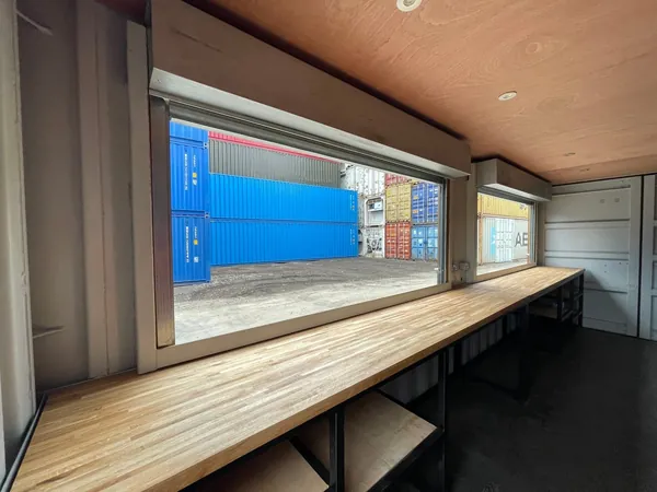 20ft Converted Container Bar – Fully Customized Outdoor Serving Unit for sale – Available (photo 4)