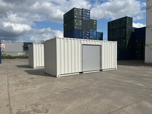 20ft Custom Shipping Container – Roller Shutter RAL 7035 Respray