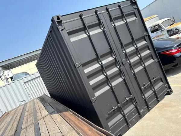 20ft Shipping Container – Matte Black w/ 12’ Side Roll-Up Door for sale – Available (photo 2)