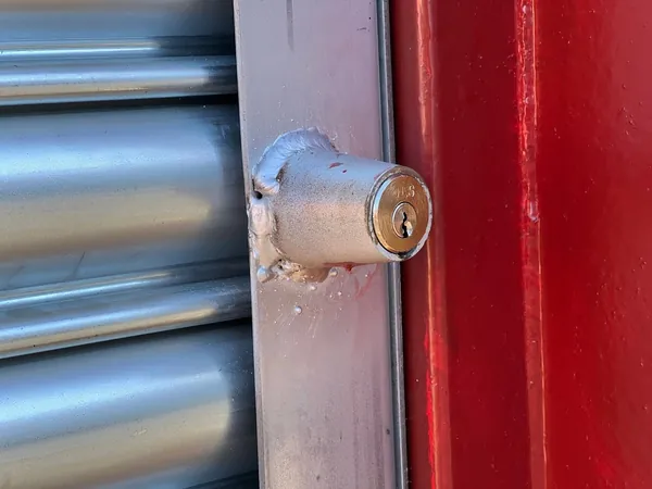 20ft Shipping Container with Roller Shutter Door For Sale for sale – Used (Cargo Worthy) (photo 4)