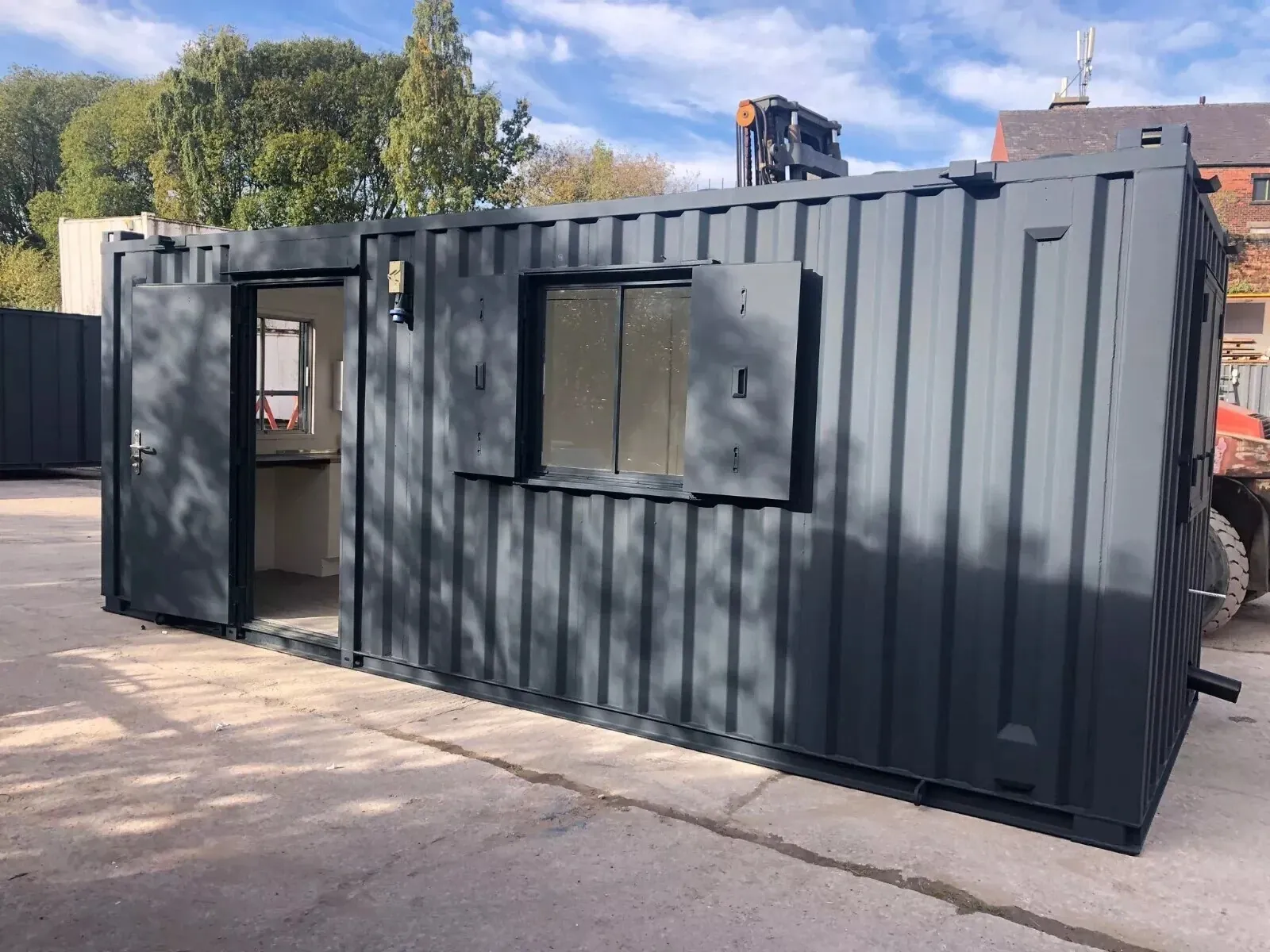 20FT X 8FT Office/Canteen/Toilet Anti Vandal/ Shipping Container for sale – Available