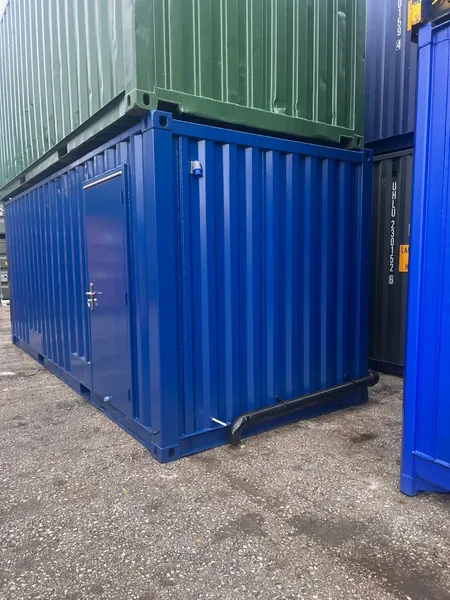 20ft x 8ft Shipping Container Toilet Block – Reading for sale – Available (photo 3)