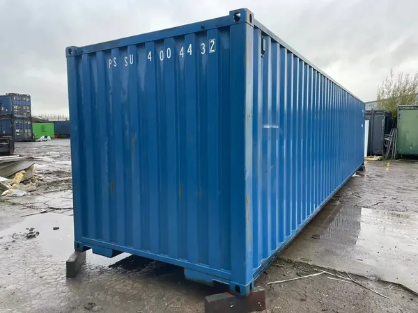 40/8 Shipping Container with Rollup and electrics and lights for sale – Used (Cargo Worthy) (photo 4)
