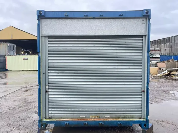40/8 Shipping Container with Rollup and electrics and lights for sale – Used (Cargo Worthy) (photo 6)