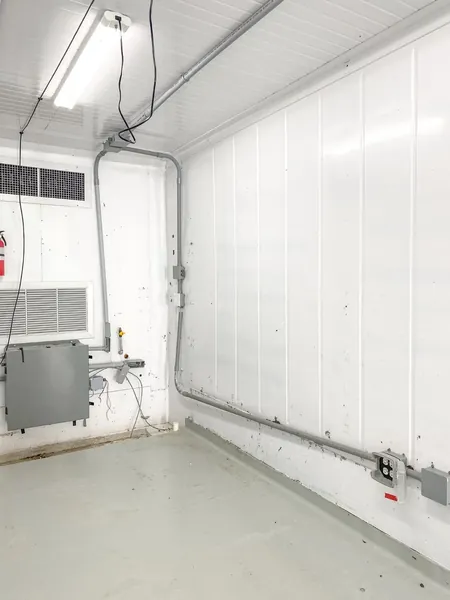 40 Foot High Cube Insulated Shipping Container with 5 Ton Bard HVAC for sale – Available (photo 7)