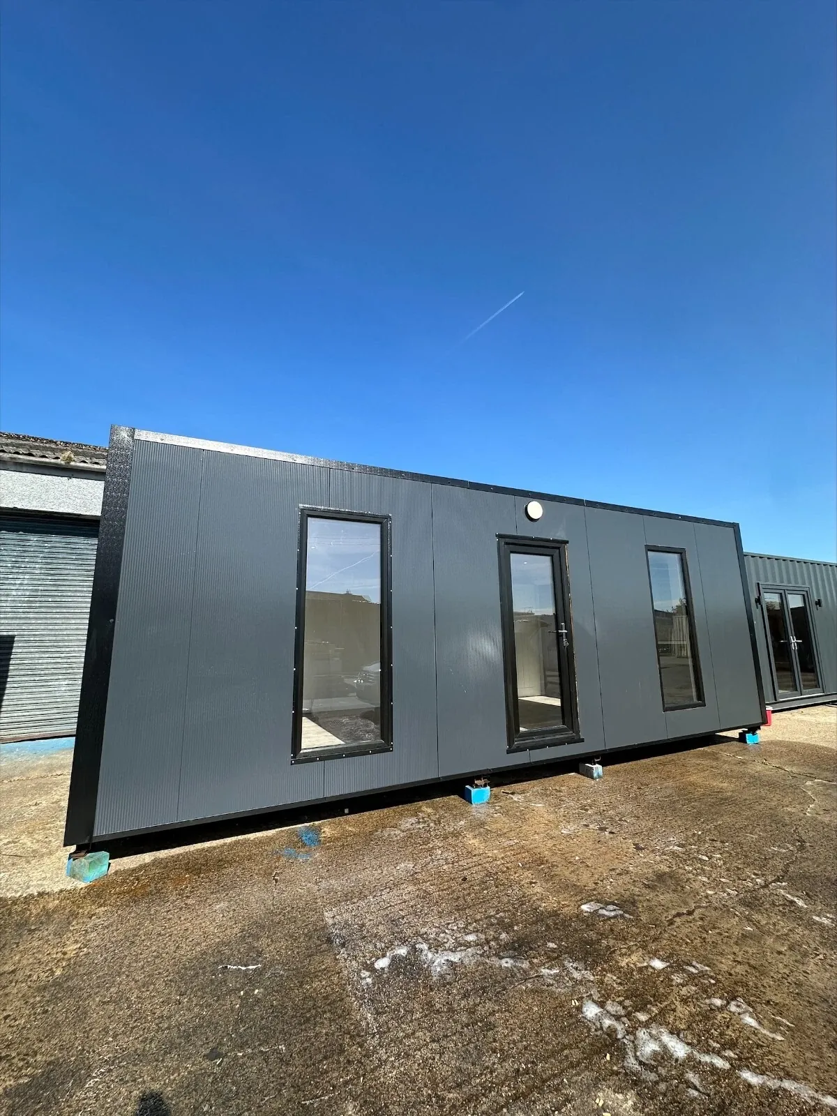 7.5 x 3m Office with kitchenette/WC for sale – Available