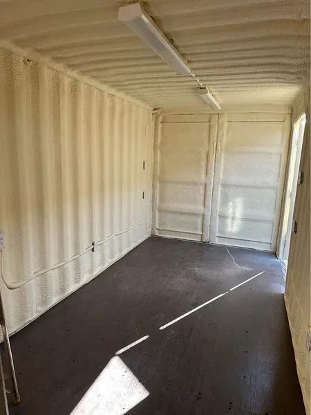 Custom 20ft/40ft Shipping Container – Insulated w/ Electric & Door – Ready to Go! for sale – New (photo 2)