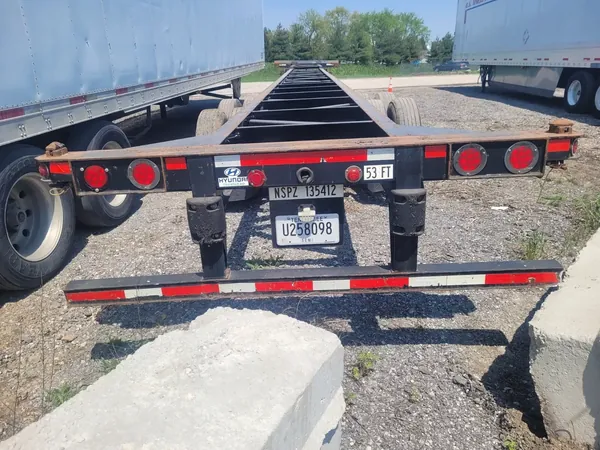53ft Hyundai Shipping Container Chassis – 2011 for sale – Available (photo 2)